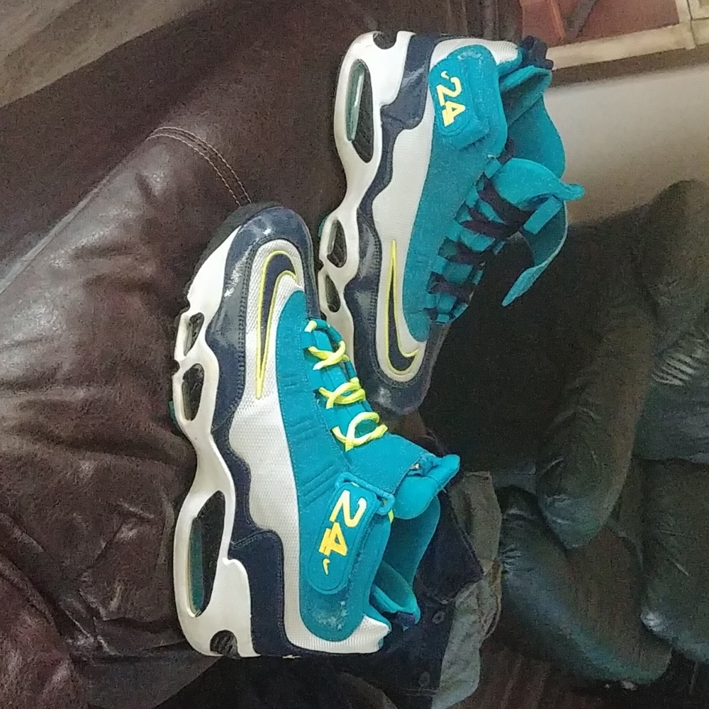 Nike: Ken Griffey Jr. Original.